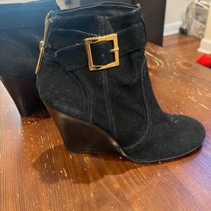 Beautiful, never worn, Tori Burch suede boots.